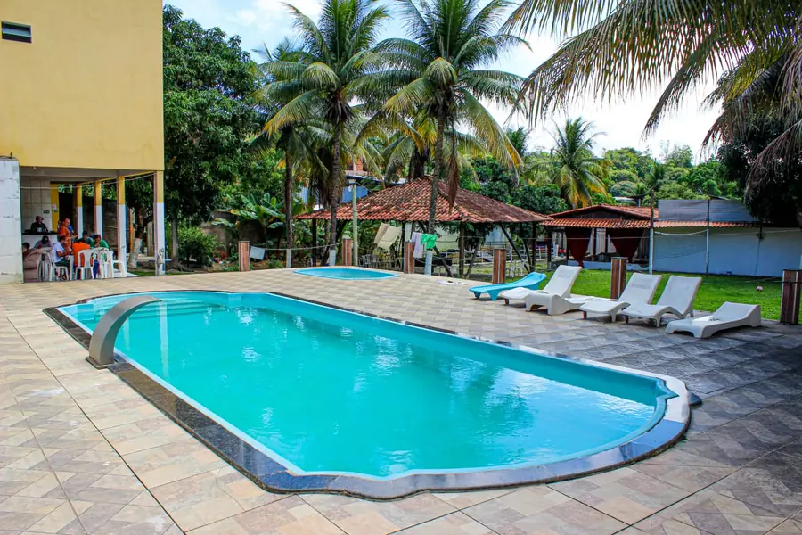 Área de lazer com piscina em Ipatinga - MG Piscina da clínica de reabilitação em Ipatinga, MG